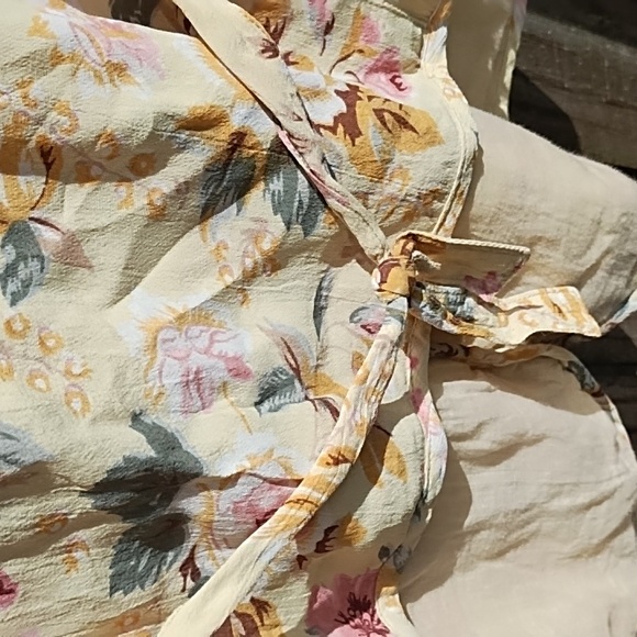 Floral Beige Vest by Notations - Picture 10 of 11